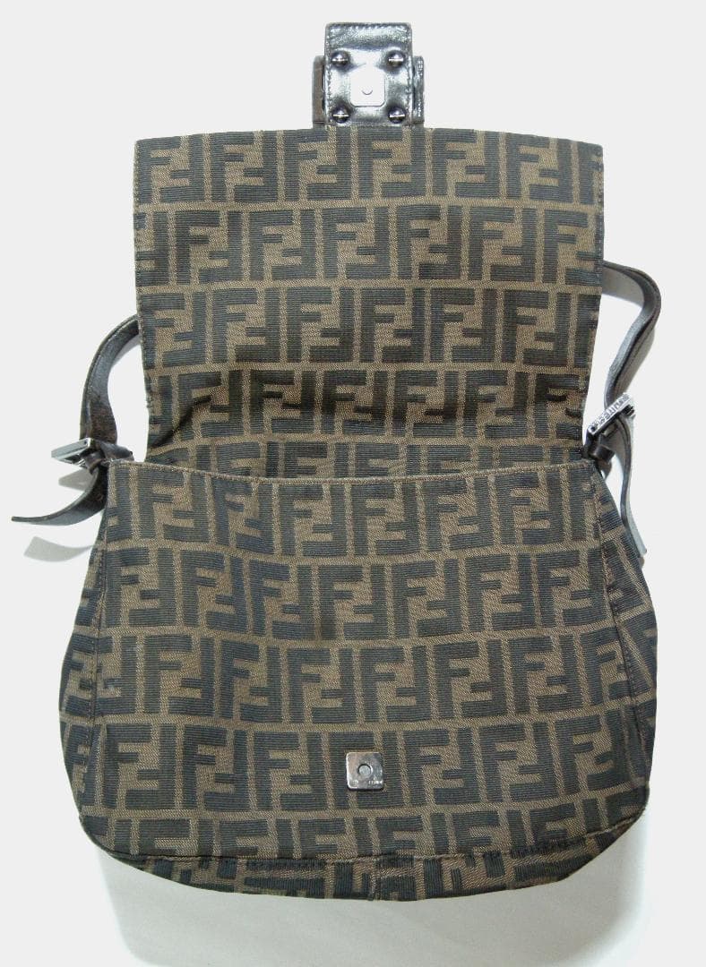 【汚れ・キズ・ダメージ大・ジャンク】FENDI　ショルダーバッグ