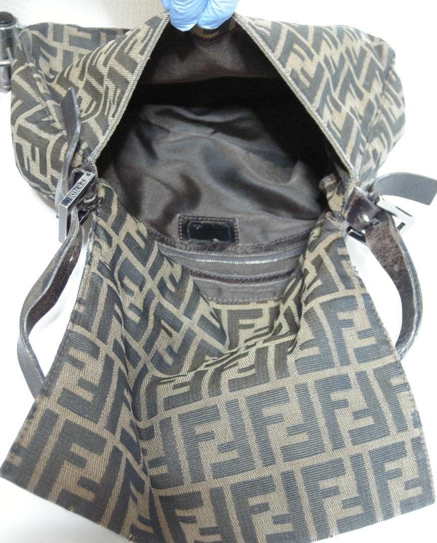 【汚れ・キズ・ダメージ大・ジャンク】FENDI　ショルダーバッグ