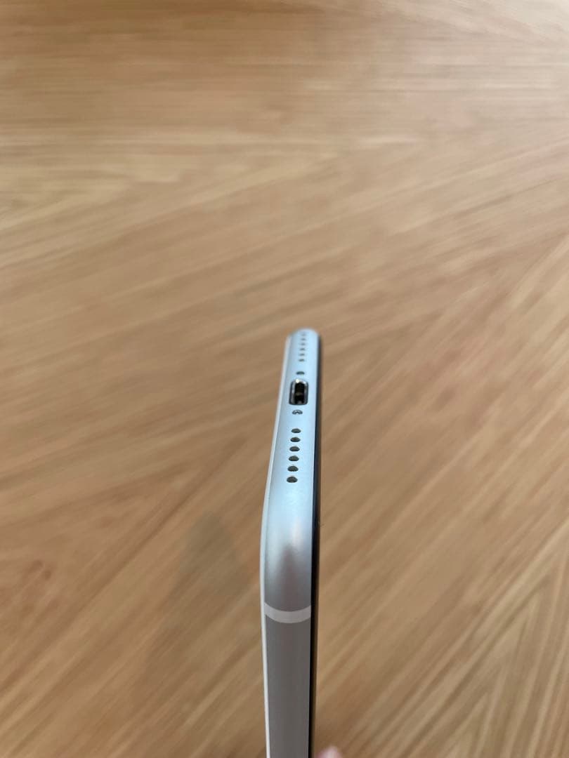 Apple iPhone SE第2世代 64GB SIMフリー ホワイト 85%