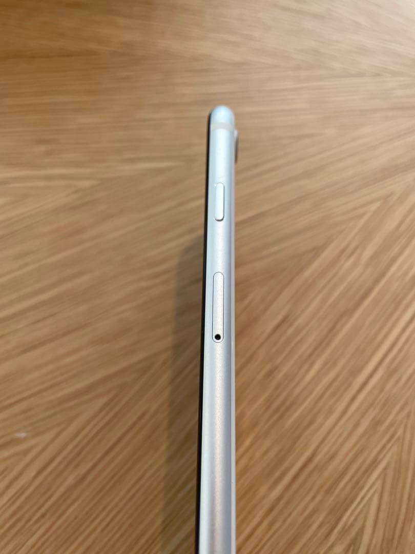 Apple iPhone SE第2世代 64GB SIMフリー ホワイト 85%