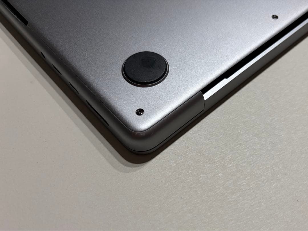 M1 MacBook Pro 14inch 32GB 1TB 10コア UK