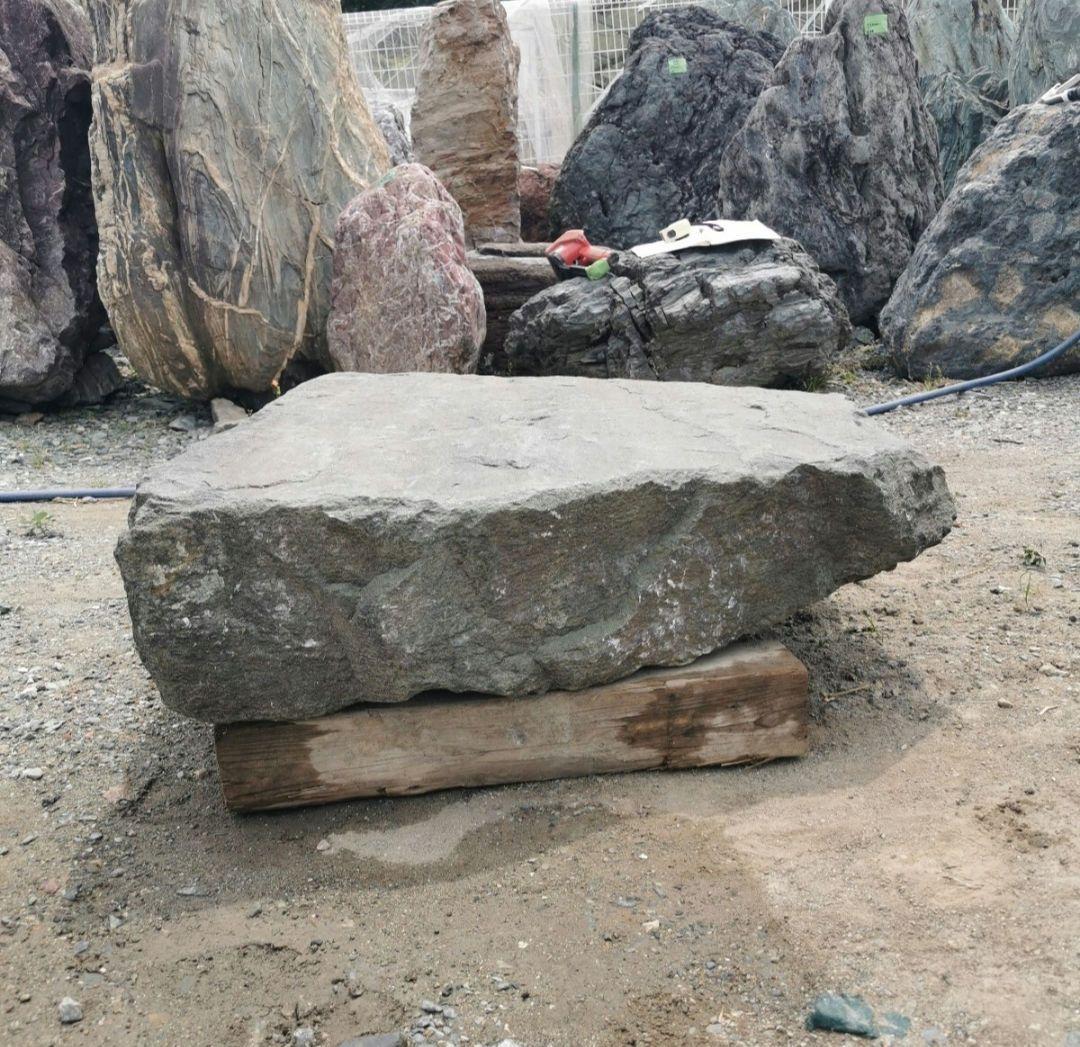 群馬産　青平石　317キロ　庭石　石　石材 庭　坪庭　ガーデニング　沓脱石