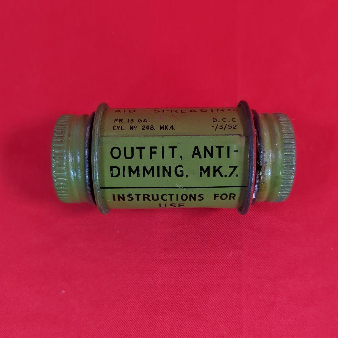 イギリス軍 初期型S6ガスマスク1966年製（バッグ、曇り止め、除染キット付き）