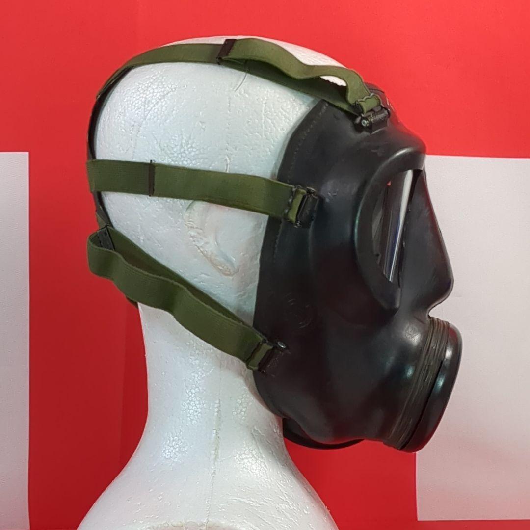 イギリス軍 初期型S6ガスマスク1966年製（バッグ、曇り止め、除染キット付き）