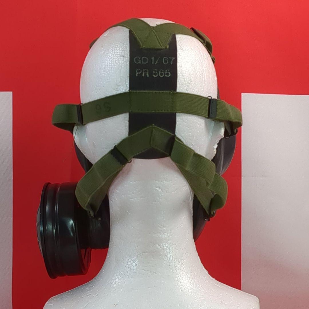 イギリス軍 初期型S6ガスマスク1966年製（バッグ、曇り止め、除染キット付き）