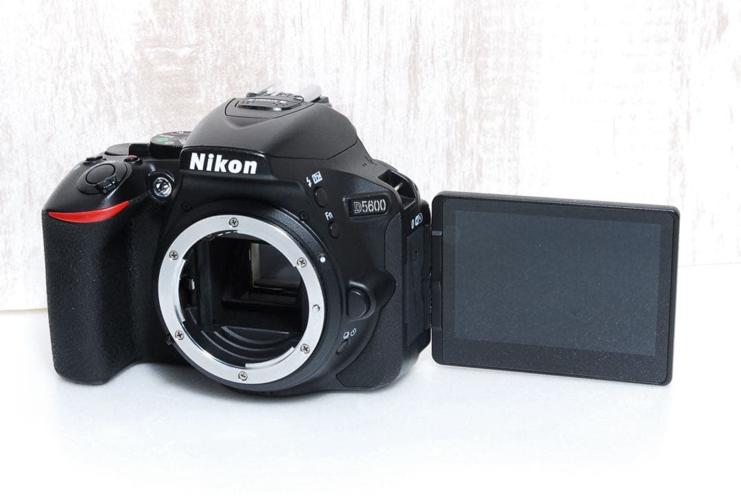 ❤️美品❤️ Nikon D5600 ダブルズーム 2416万画素 Wi-Fi
