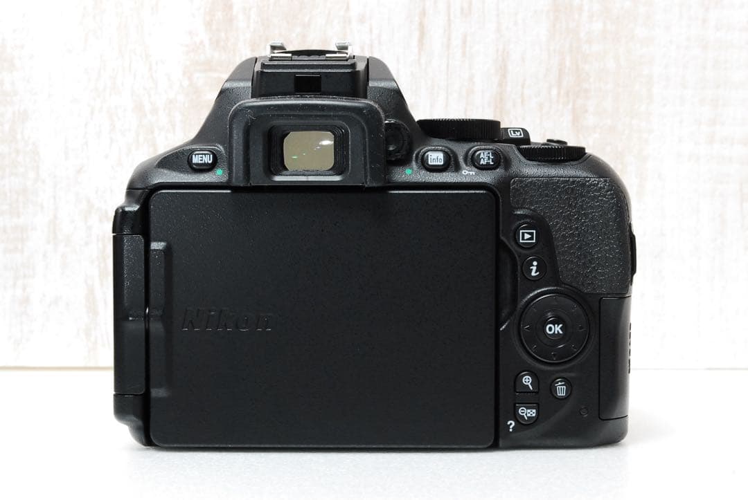 ❤️美品❤️ Nikon D5600 ダブルズーム 2416万画素 Wi-Fi