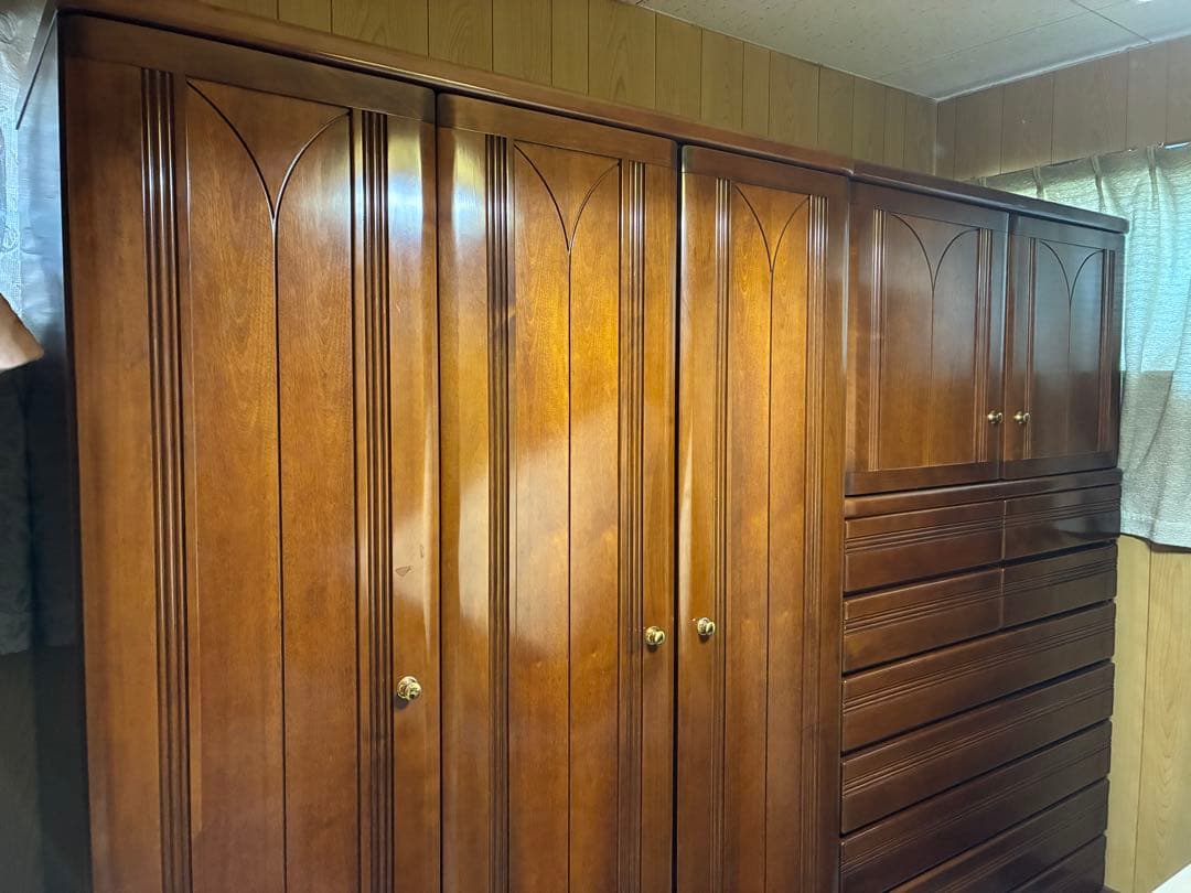 東京都お引き取り限定　サクラ無垢材　ダンスセット