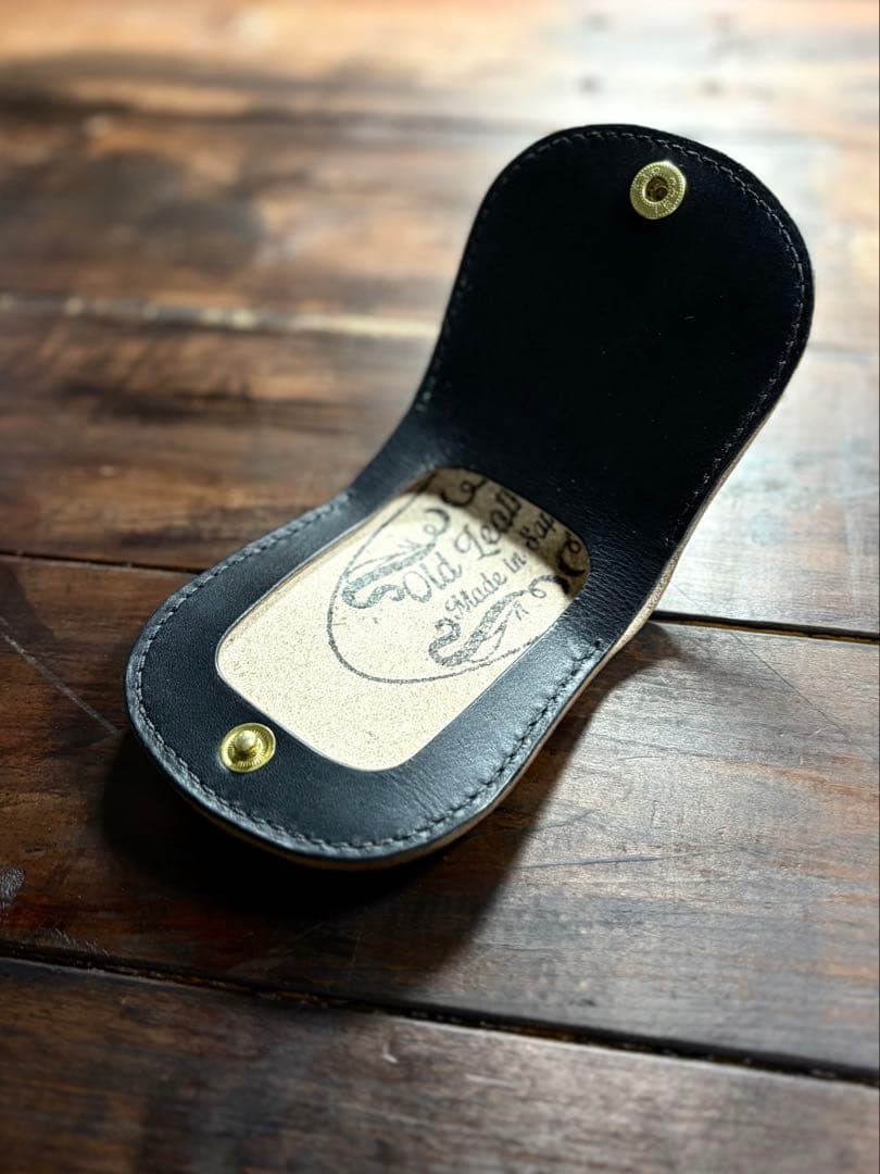 馬蹄型ケース スタッズカスタム 国産ヌメ革 茶芯 手染め