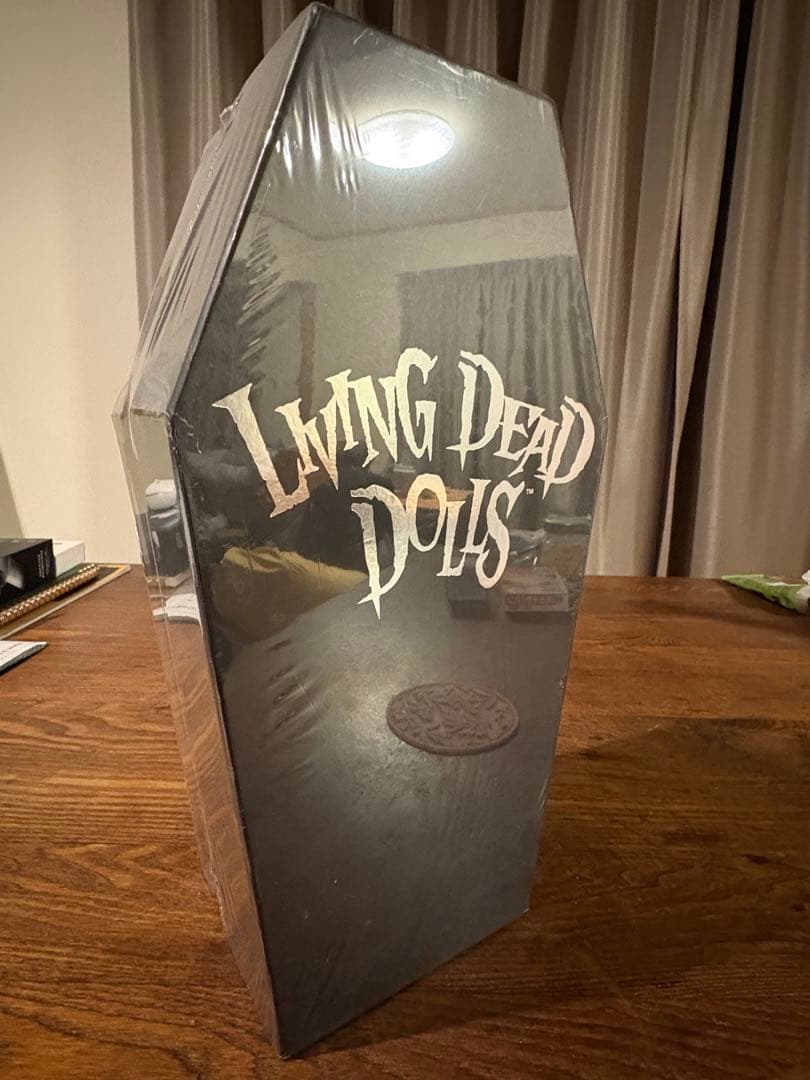 LIVING DEAD DOLLS THUMP コフィン型フィギュア