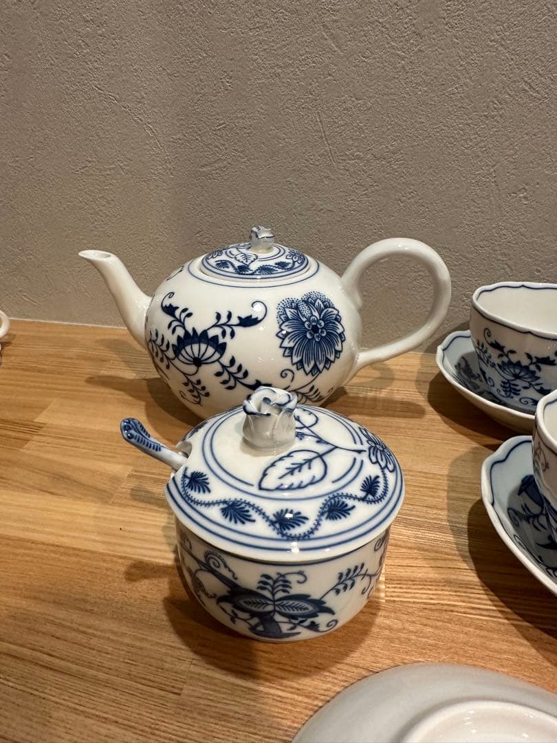 Original Karlsbaderブルーオニオン24pcs ティーセット箱付