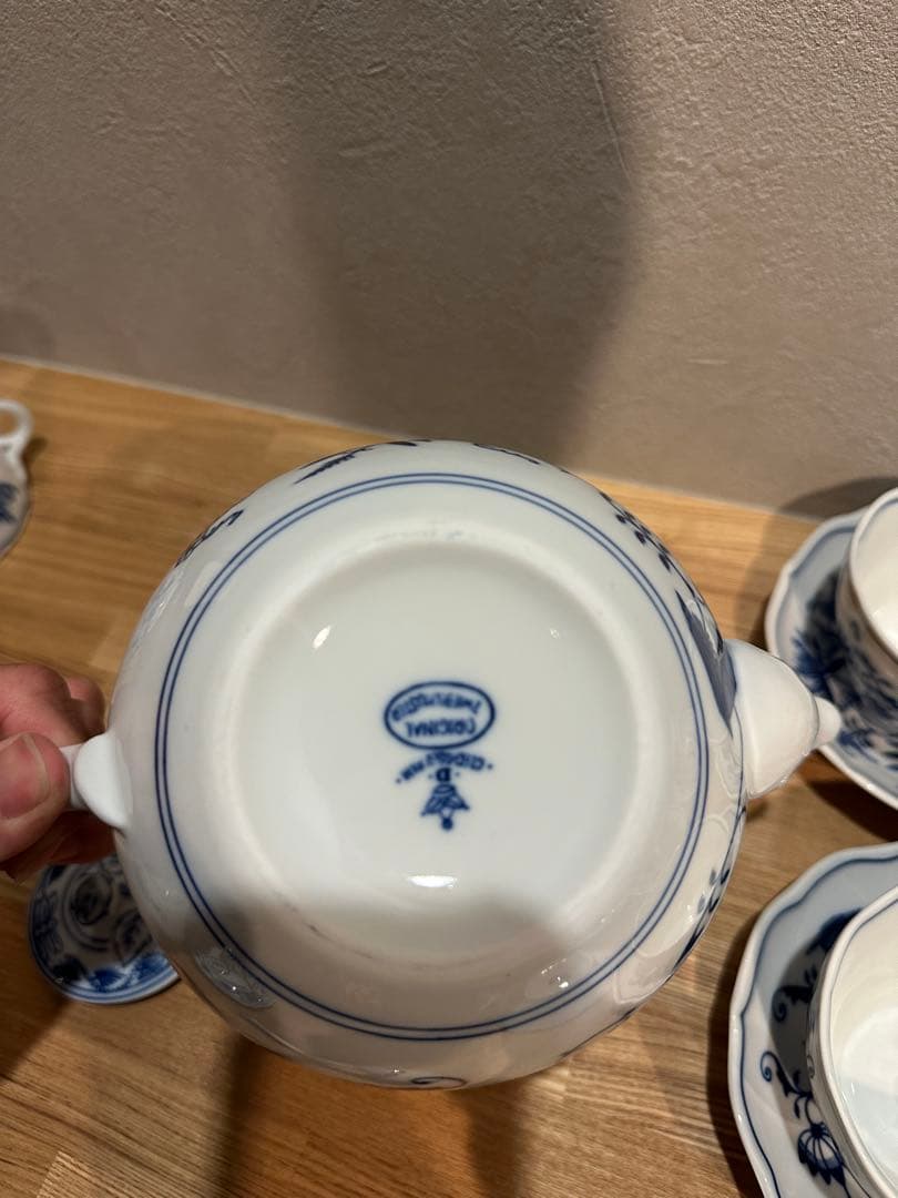 Original Karlsbaderブルーオニオン24pcs ティーセット箱付