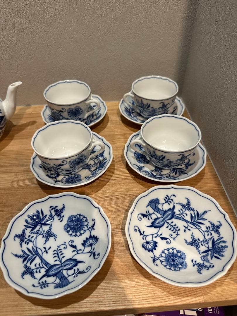 Original Karlsbaderブルーオニオン24pcs ティーセット箱付