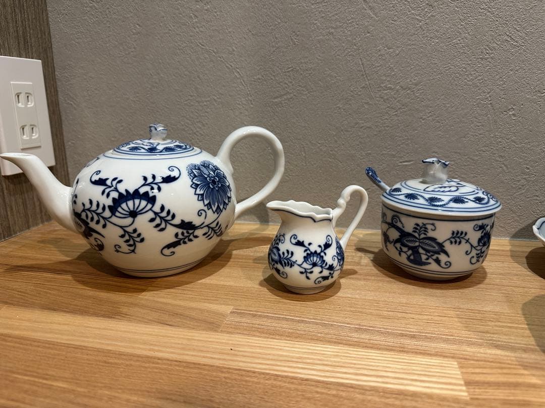 Original Karlsbaderブルーオニオン24pcs ティーセット箱付