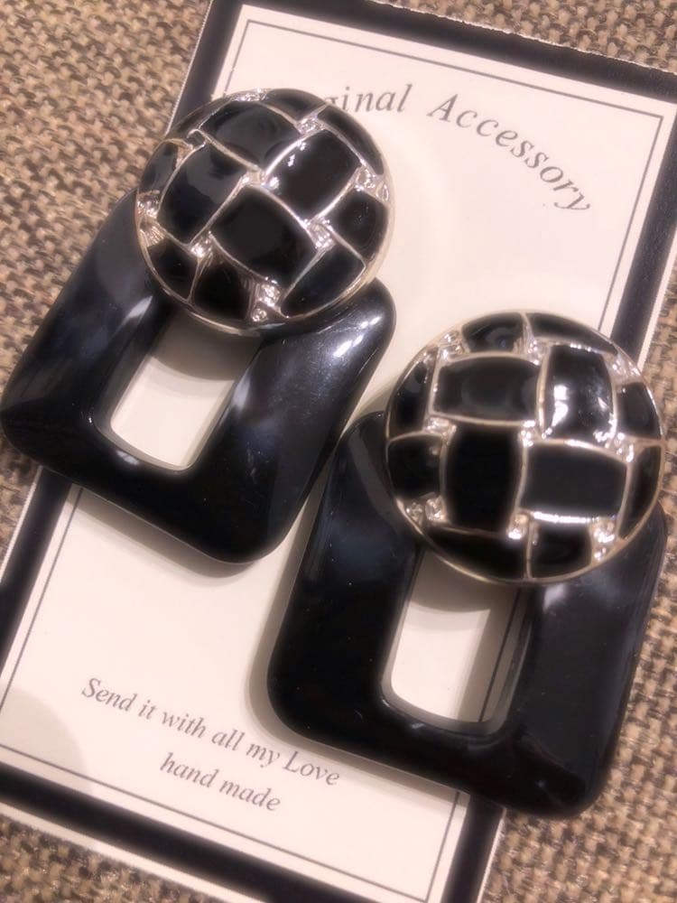 再販*ハンドメイド*シルバーブラック 大ぶり ピアス クリップ