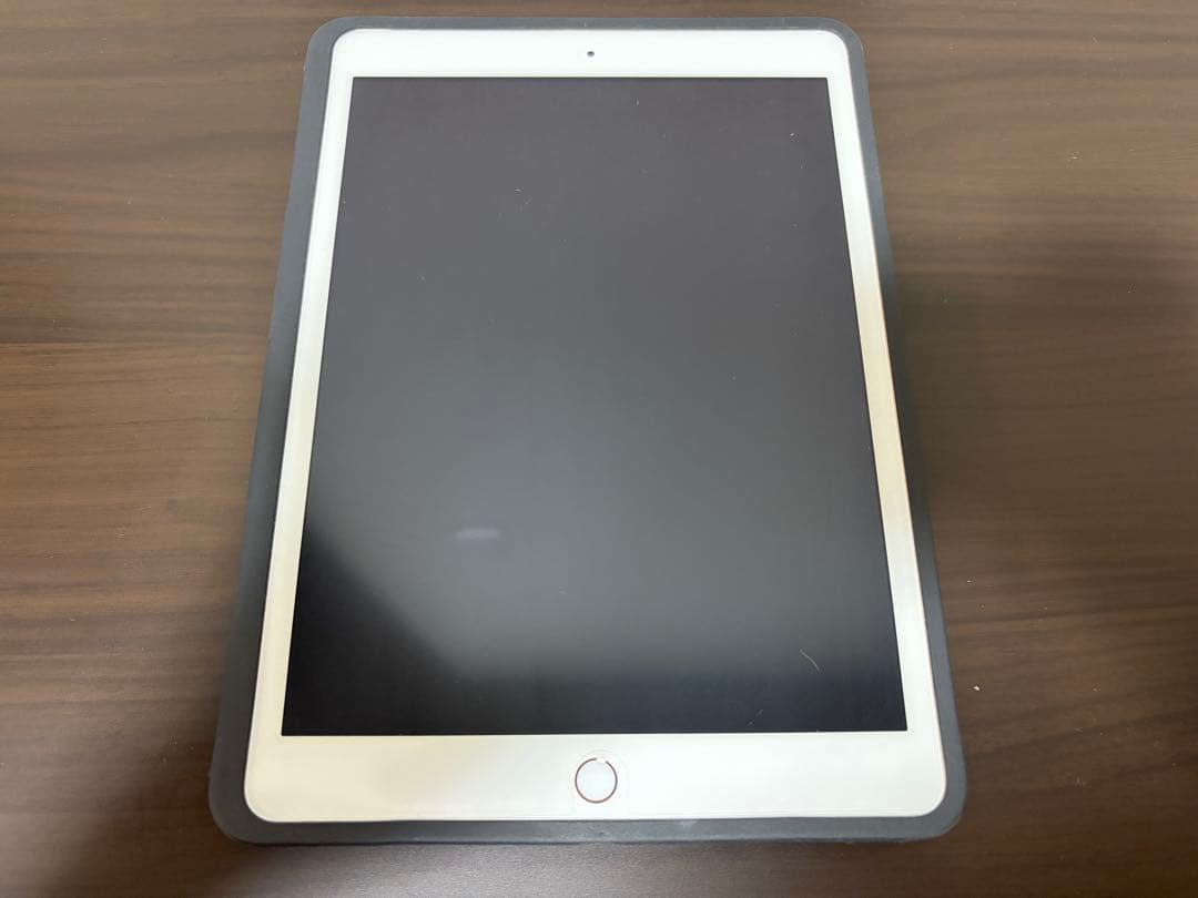 iPad 第7世代 32GB ピンクゴールド キーボード一体型ケース付き