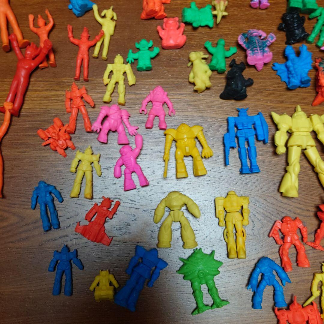 ドラえもん、ウルトラマン、仮面ライダー、ガンダムキン消し、