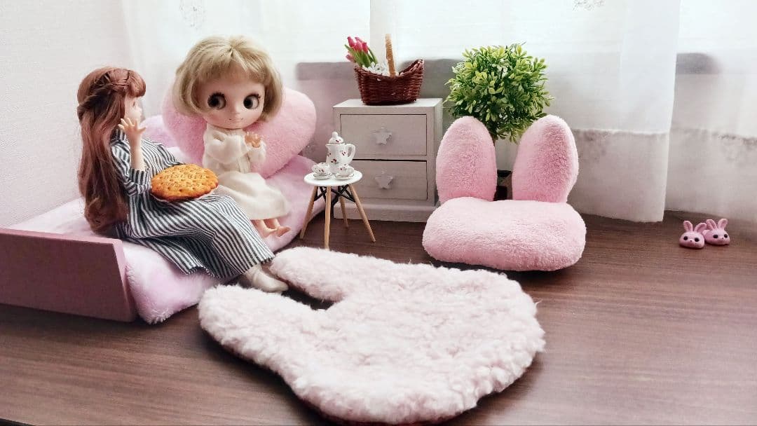 うさぎさんのおおきなクッション