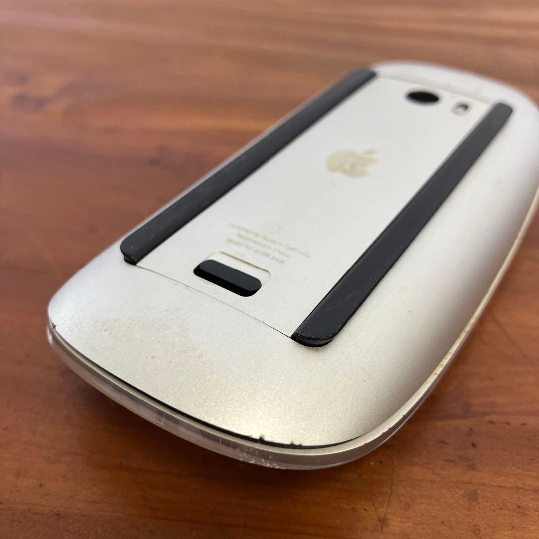 MacBook Pro 本体 + Apple Magic Mouse