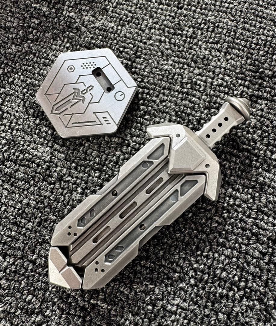 EDC 玩具　おもちゃ　サイバー風金属製剣型おもちゃ　限定品