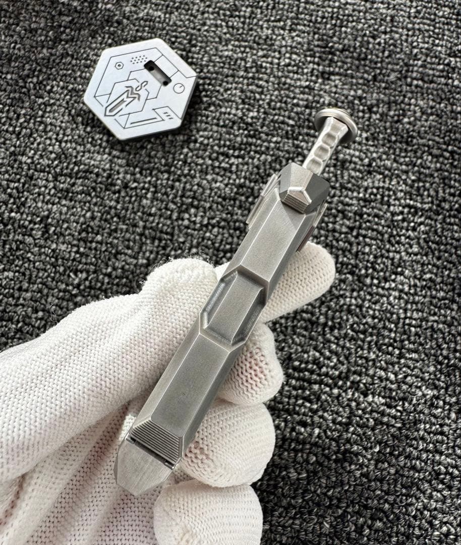 EDC 玩具　おもちゃ　サイバー風金属製剣型おもちゃ　限定品
