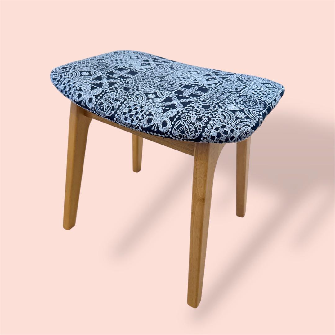 ミナペルホネンスツール　イス　navy × 刺繍light blue新品未使用