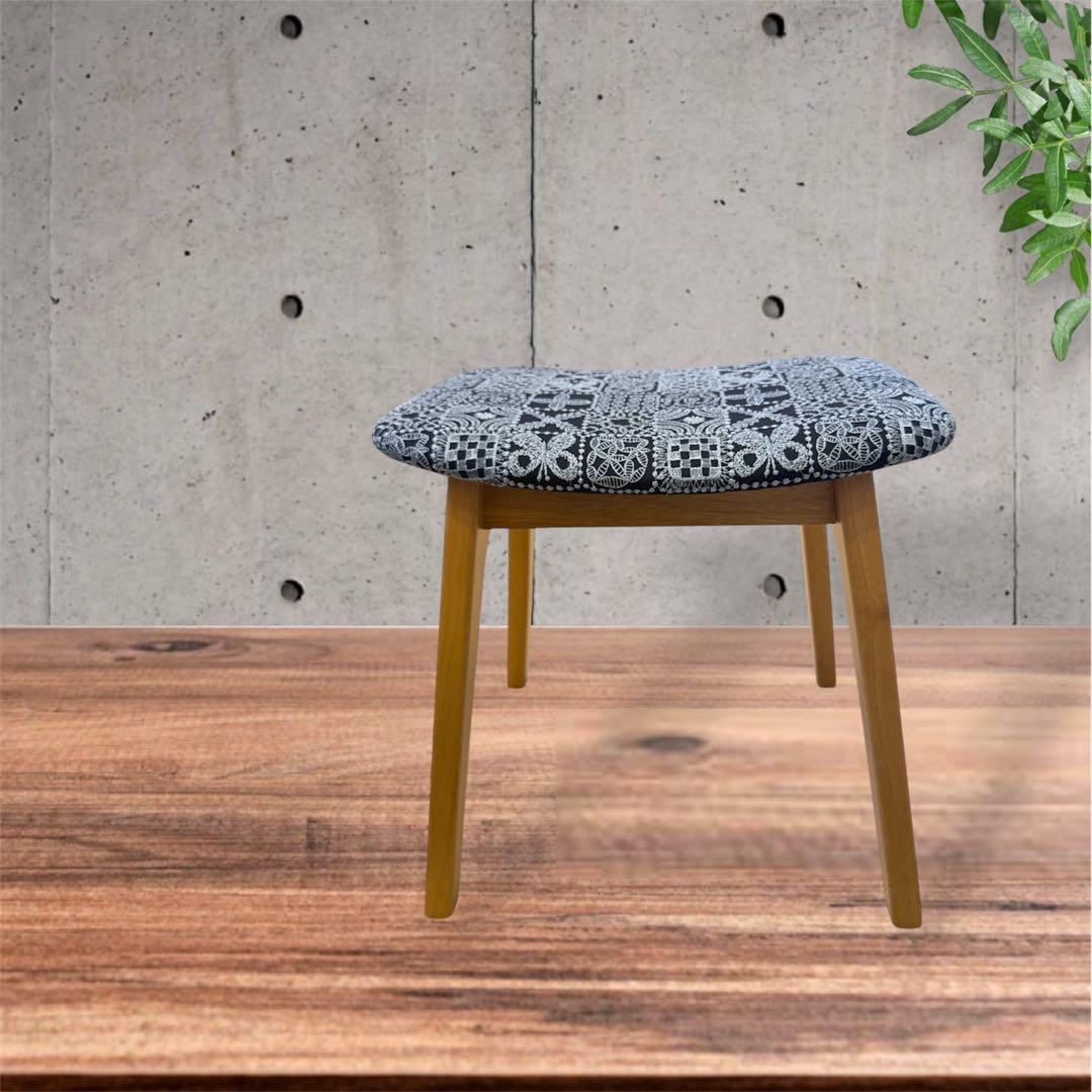 ミナペルホネンスツール　イス　navy × 刺繍light blue新品未使用