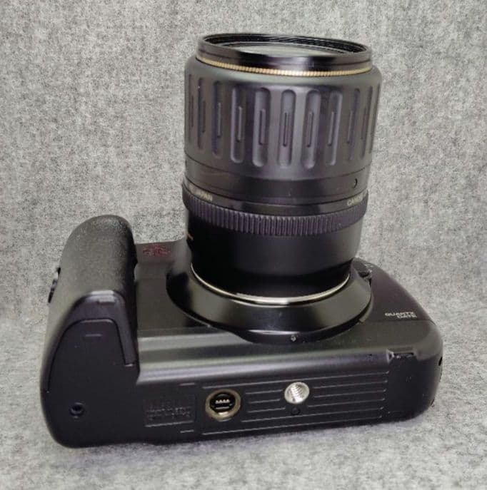 Canon EOS 5 QD　VG10・標準ズームレンズ付