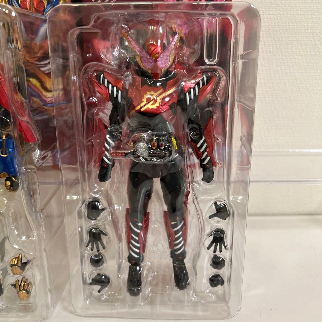 figuarts フィギュアーツ 仮面ライダービルド グリス ラビットラビット