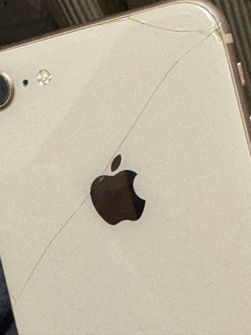 Apple iPhone 8 ゴールド　琥珀川
