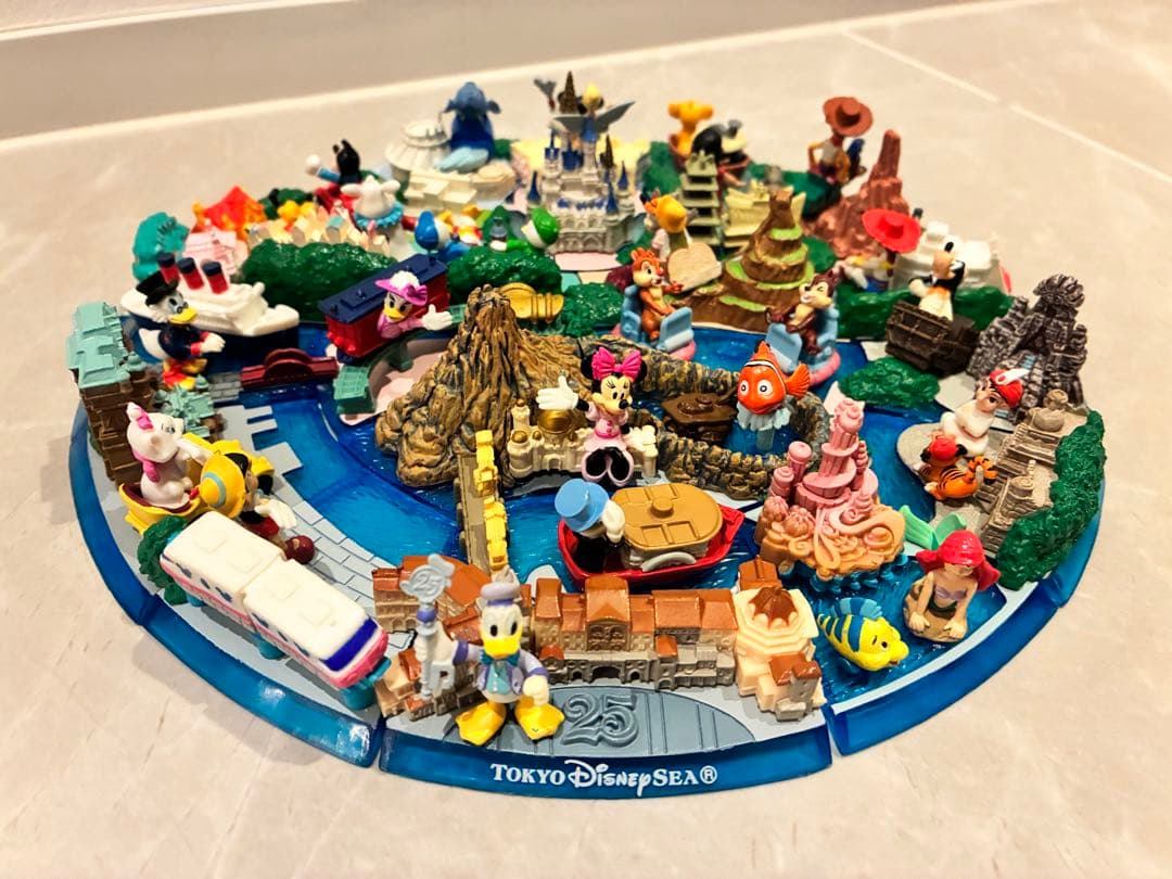 東京ディズニーランド25周年ジオラマフィギュア24種 コンプセット（開封済）