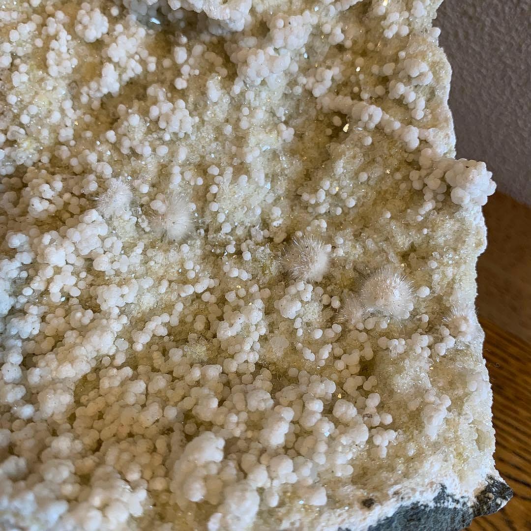 オケナイトwithギロル石　微細結晶　オーケン石