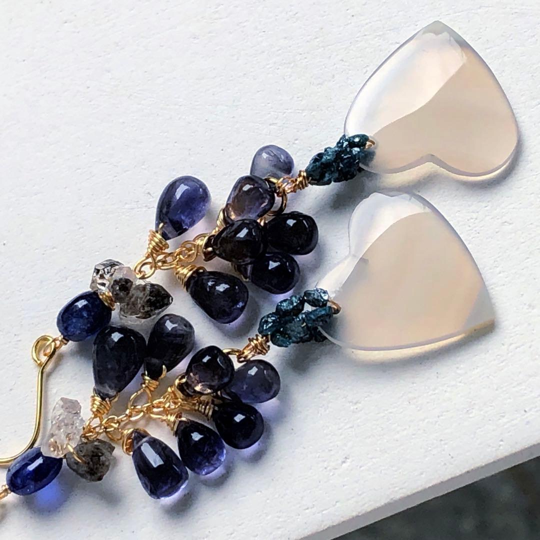 天然石☆レア☆虹のアイリスアゲート♡ブルーハートピアス14kgf