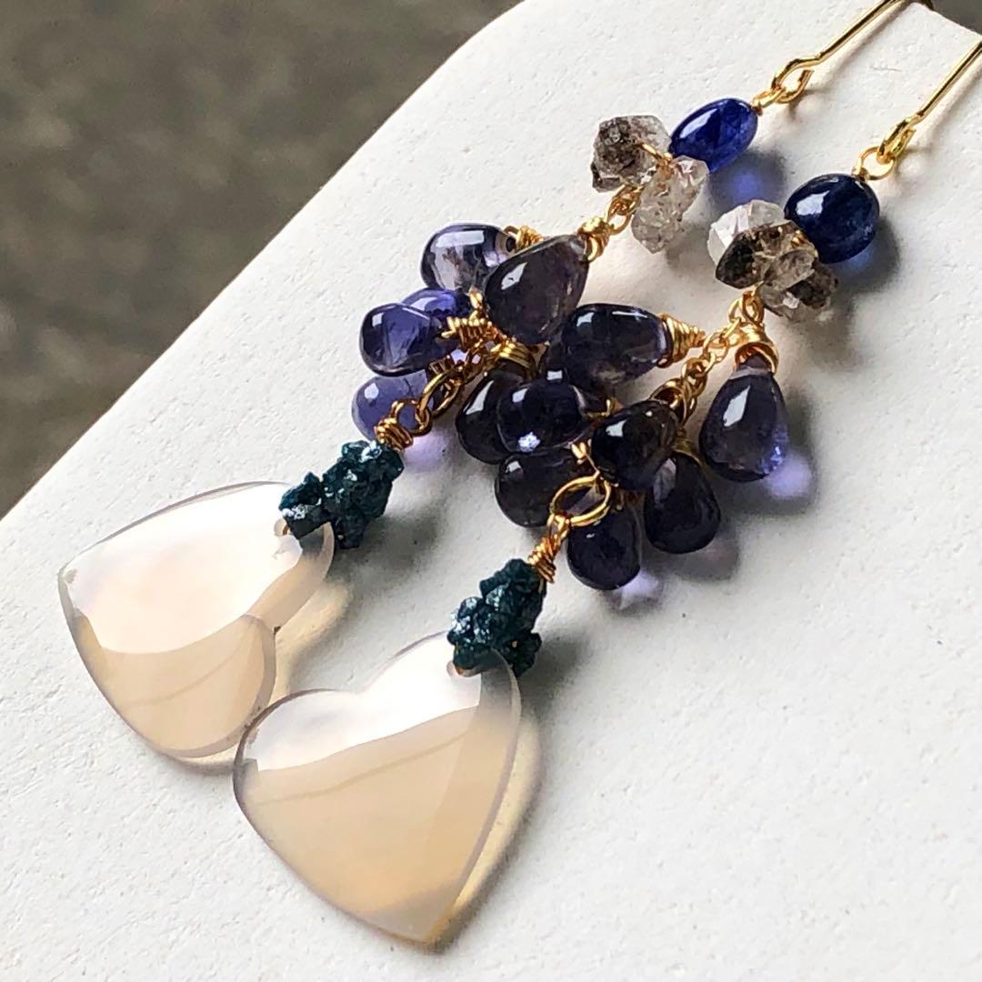 天然石☆レア☆虹のアイリスアゲート♡ブルーハートピアス14kgf
