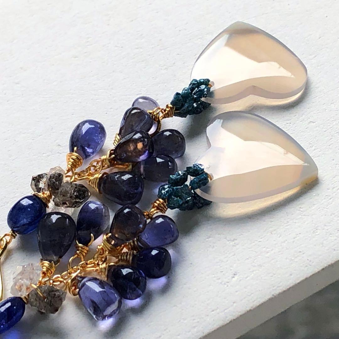 天然石☆レア☆虹のアイリスアゲート♡ブルーハートピアス14kgf