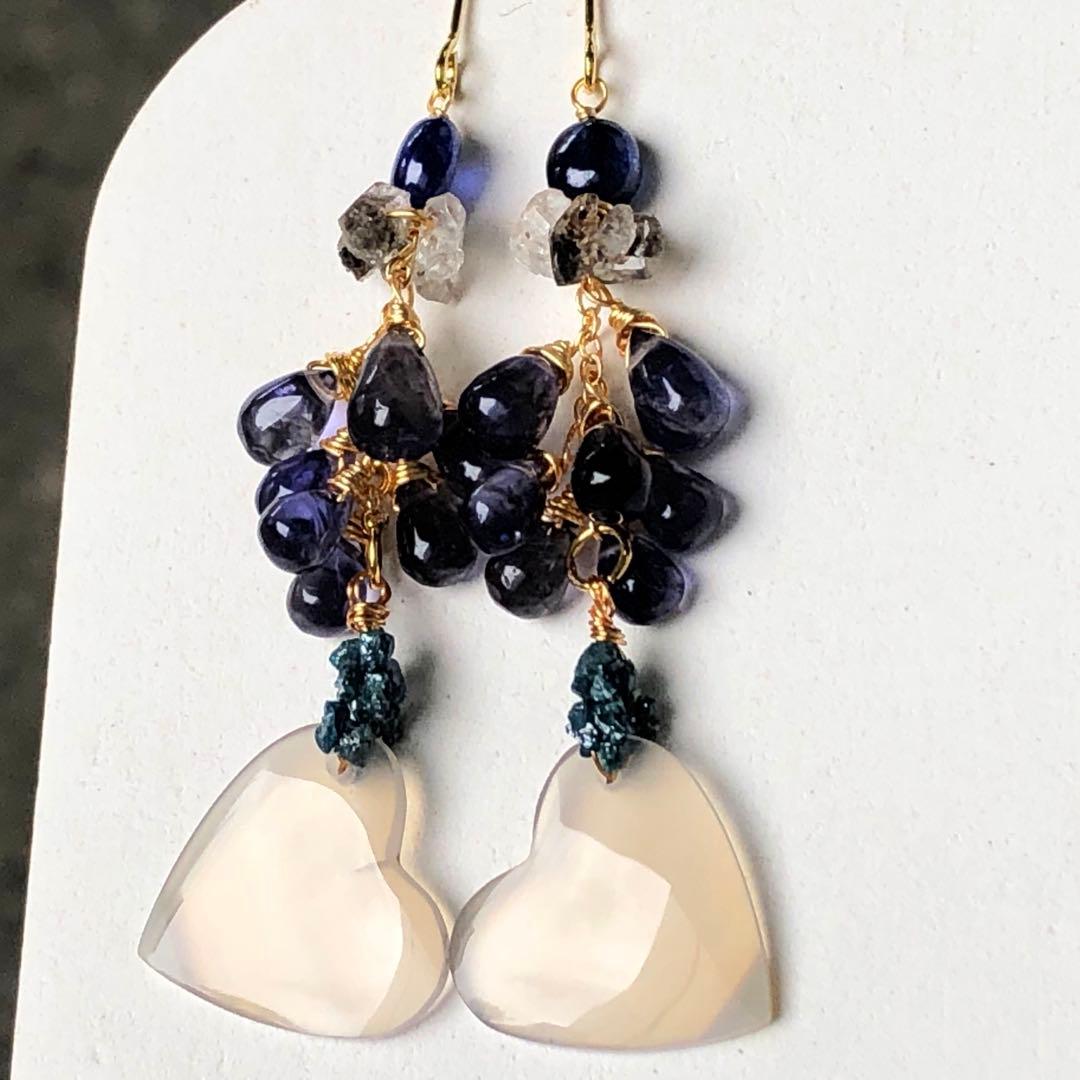 天然石☆レア☆虹のアイリスアゲート♡ブルーハートピアス14kgf