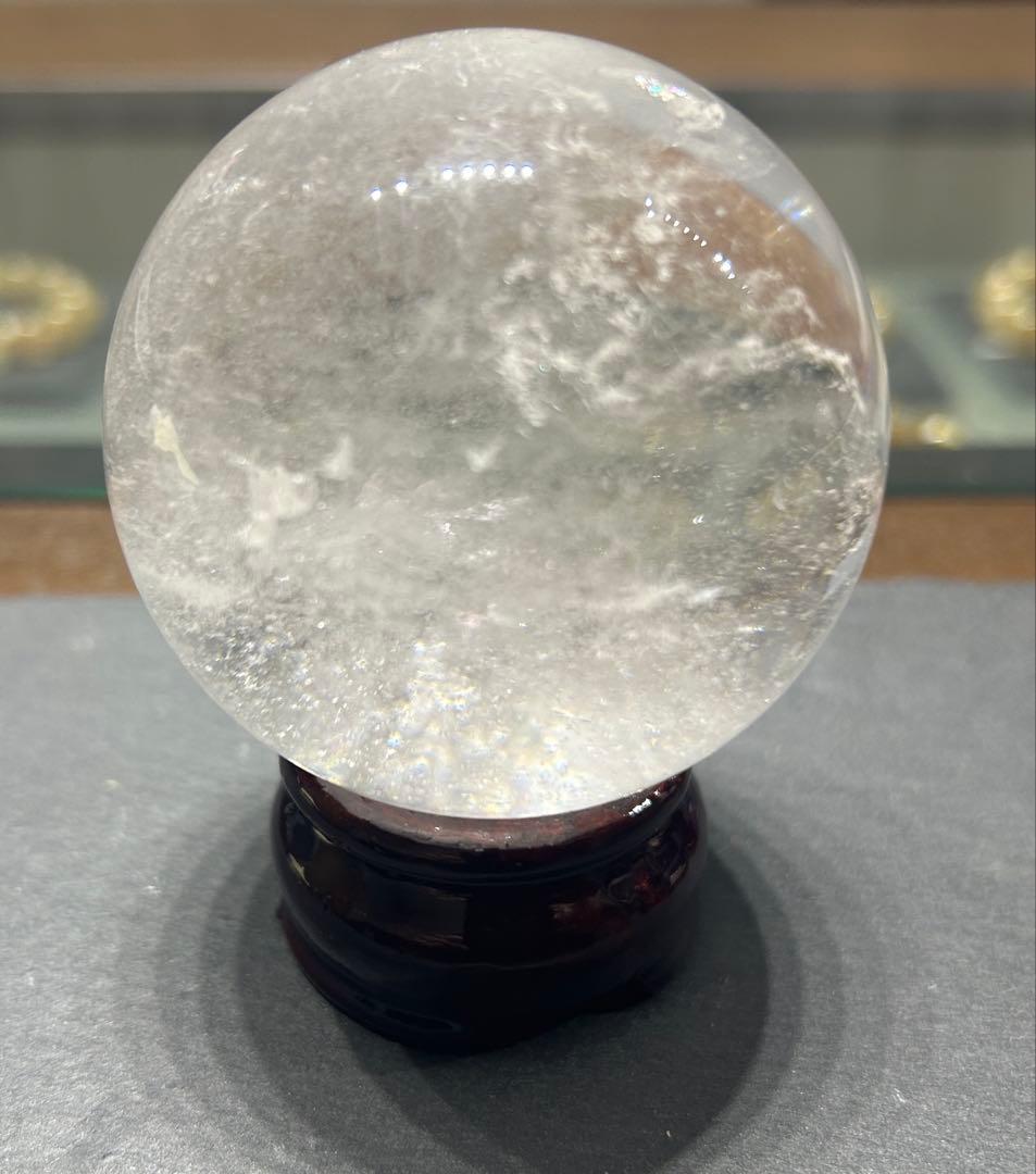 水晶丸玉　虹入り　66mm