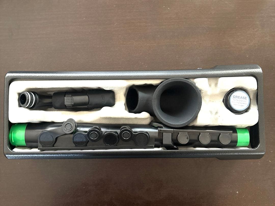 NUVO ヌーボ プラスチック製管楽器 サックス　緑/黒