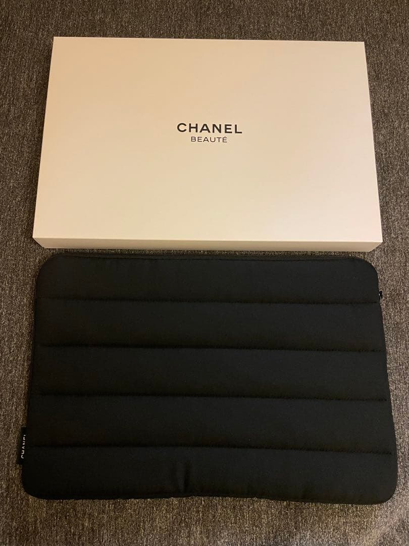 シャネル　ラコレクション　パソコンケース CHANEL ノベルティ