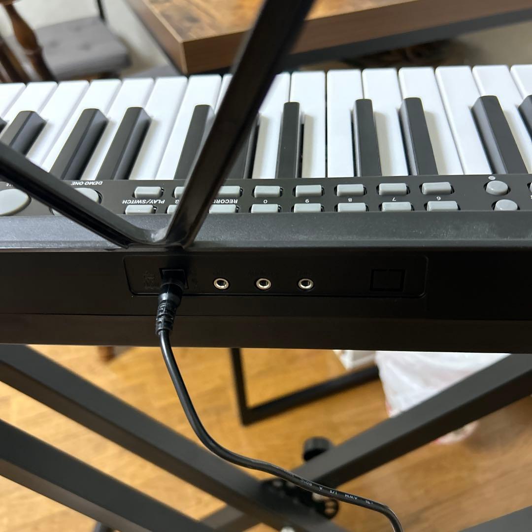 美品！RiZKiZ 61鍵キーボード スリムスタンド・譜面立て付き送料込みです。