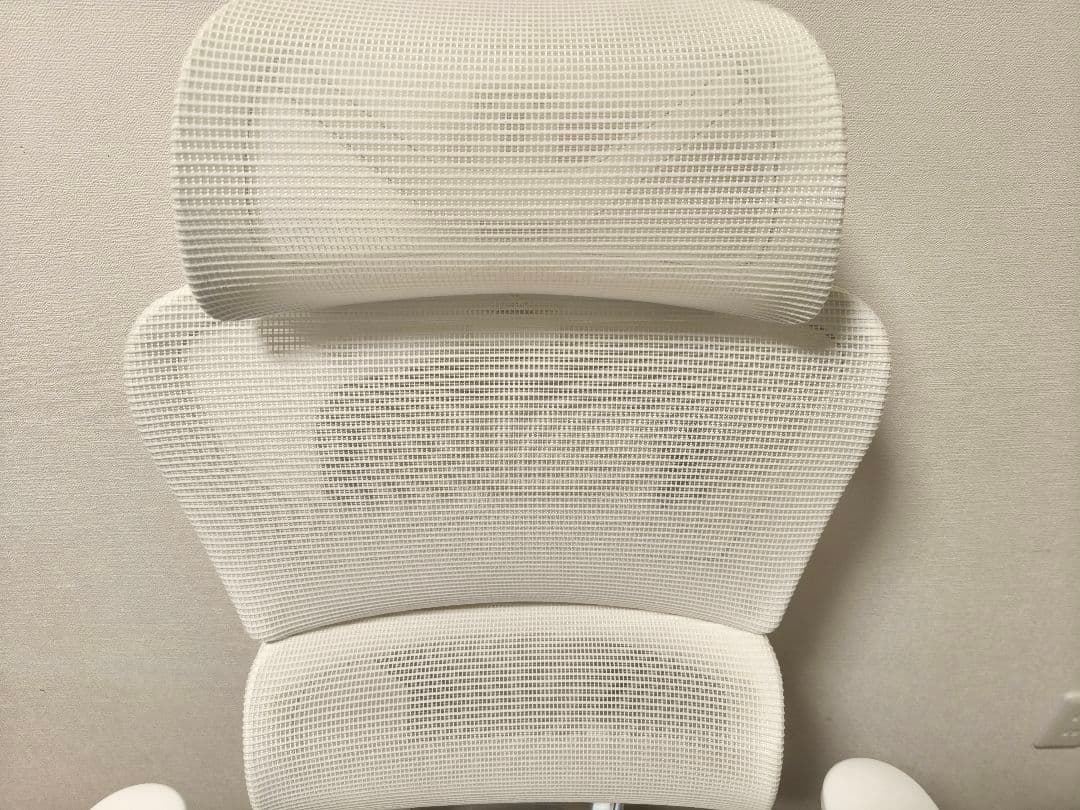 ゆうさん【極美品】超人気品 COFO Chair Premium ホワイト