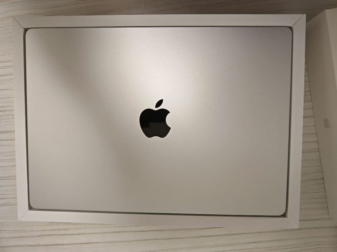Apple Macbook Pro 14インチ M3 Pro /18/512