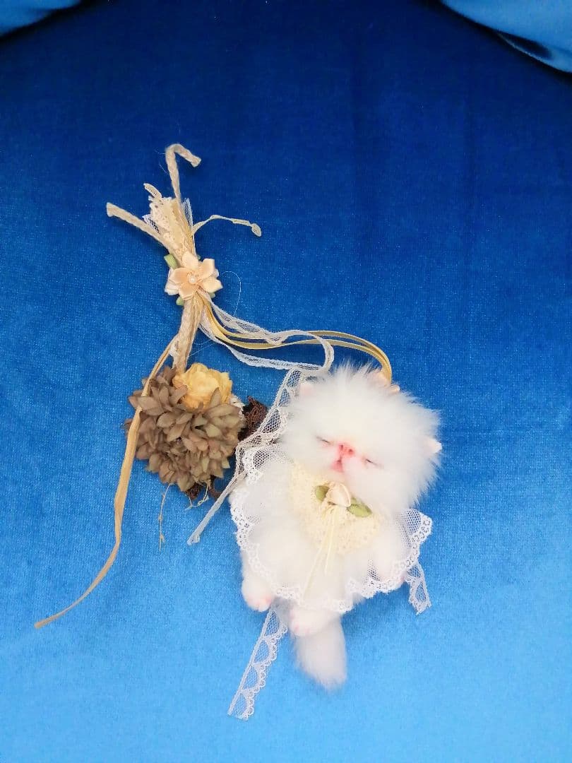 おねむ子猫ちゃんのバッグチャーム♡ストラップ♡アートドール♡ぬいぐるみ♡お花♡