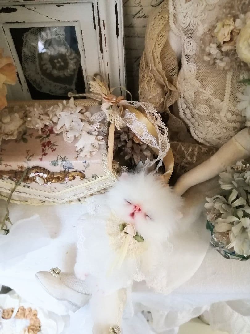 おねむ子猫ちゃんのバッグチャーム♡ストラップ♡アートドール♡ぬいぐるみ♡お花♡