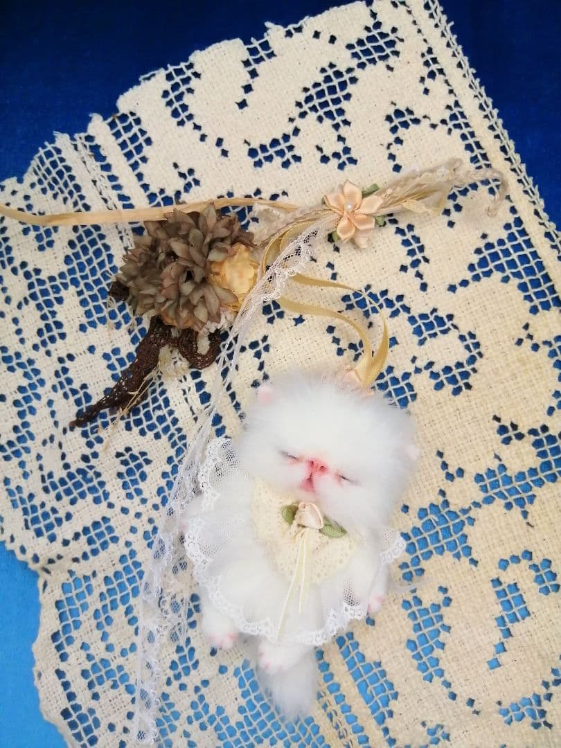 おねむ子猫ちゃんのバッグチャーム♡ストラップ♡アートドール♡ぬいぐるみ♡お花♡