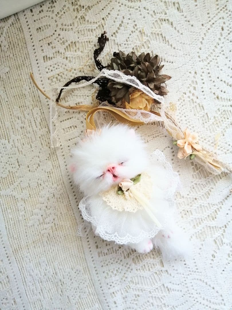 おねむ子猫ちゃんのバッグチャーム♡ストラップ♡アートドール♡ぬいぐるみ♡お花♡