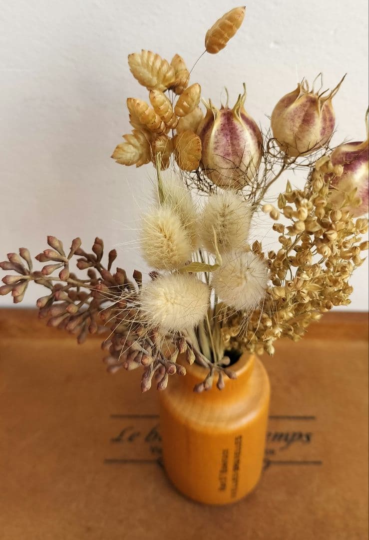 ミニサイズのドライフラワー　小箱No.１８６　セピア　茎つき