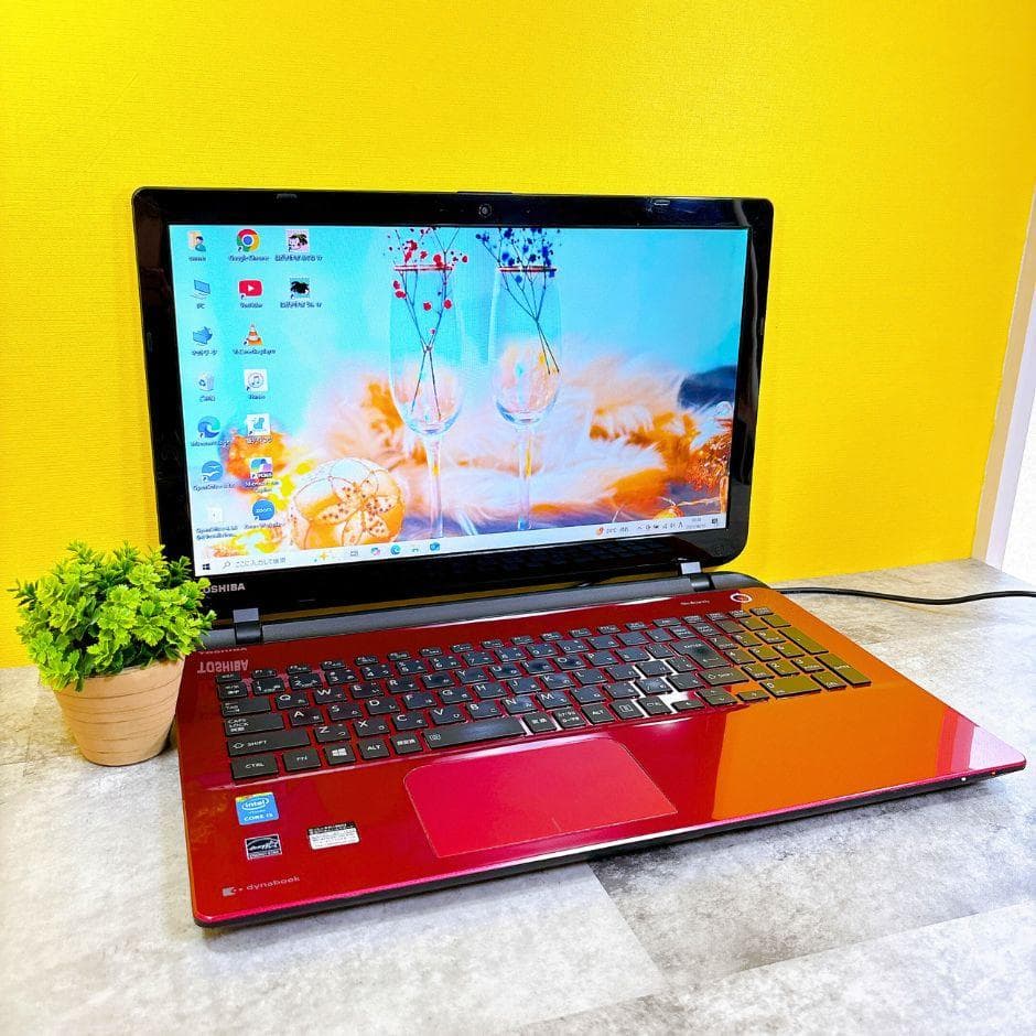 ｉ5✨新品SSDで快適✨人気の赤❣カメラ付きノートパソコン 薄型 仕事や趣味に♪