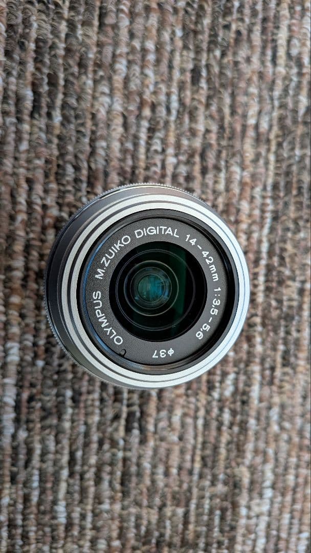 OLYMPUS ミラーレス一眼 ホワイト