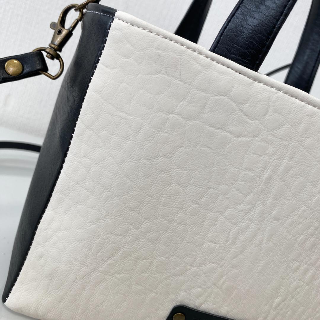 ホワイト＆ブラック 2way がま口バッグ ＆ ミニトートショルダー 合皮